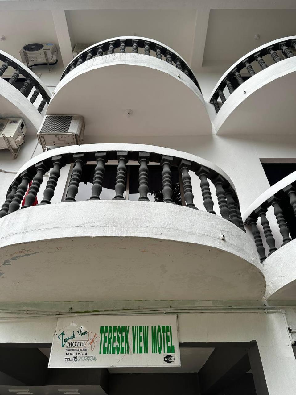 Teresek View Motel Kuala Tahan Exterior foto